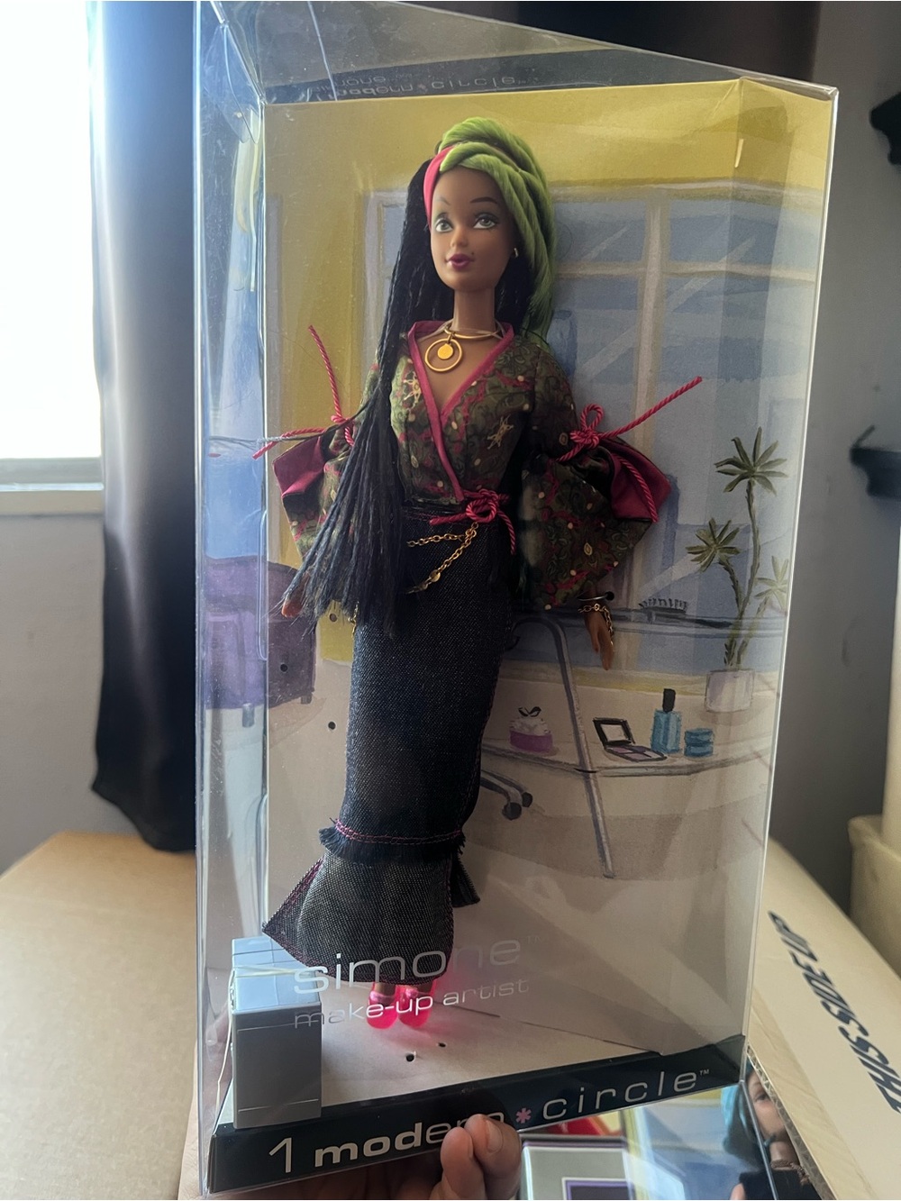 Vintage Modern Circle Simone Make-Up Artist Doll